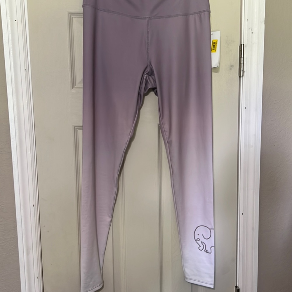 New with tags Ivory Ella leggings Size Medium color is Night Shad